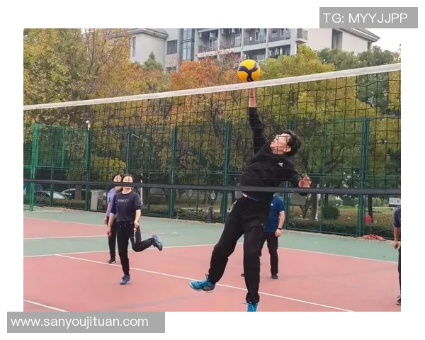 南京排球队的团队协作之道:探索排球运动中的默契与配合技巧 南京排球队的团队协作之道:探索排球运动中的默契与配合技巧